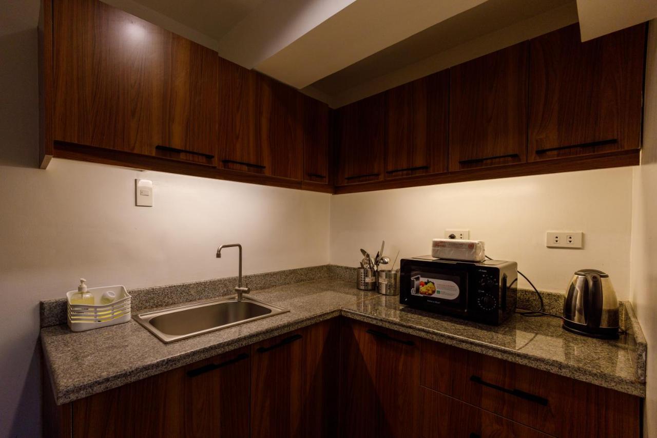 5880 Enriquez Residences Manila Eksteriør billede