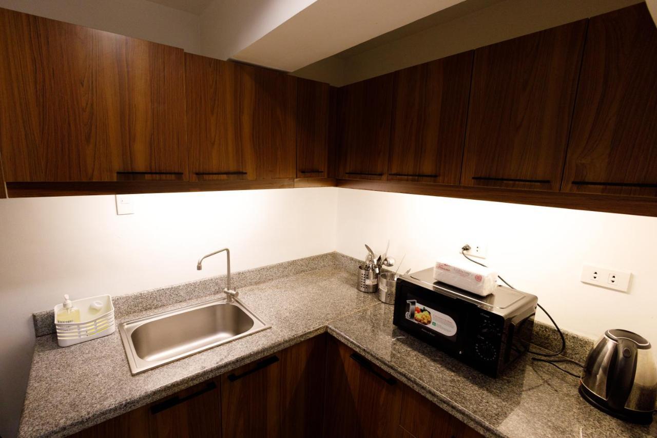 5880 Enriquez Residences Manila Eksteriør billede
