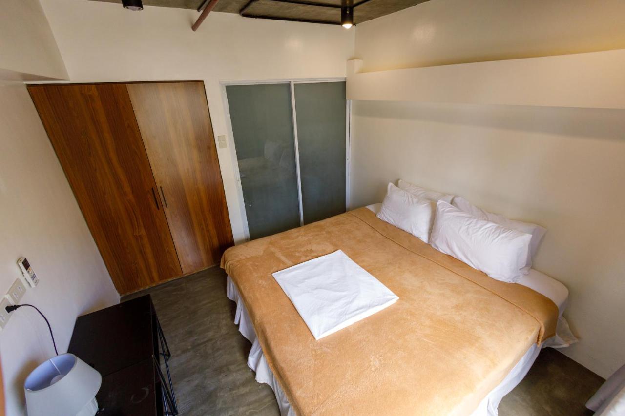 5880 Enriquez Residences Manila Eksteriør billede