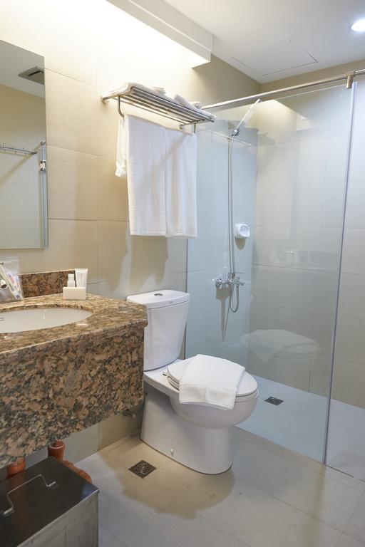 5880 Enriquez Residences Manila Eksteriør billede
